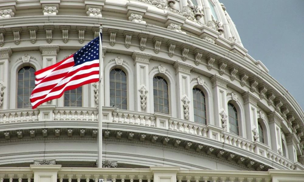 ΗΠΑ: Η Γερουσία υπερψήφισε το πακέτο βοήθειας 1,9 τρισ.ευρώ για τον κορονοϊό